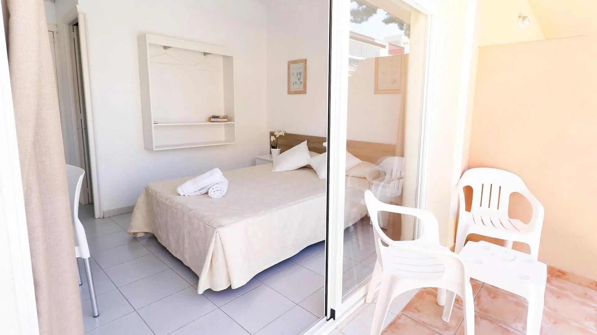 Hostel HR Gil Palmanova Spanien