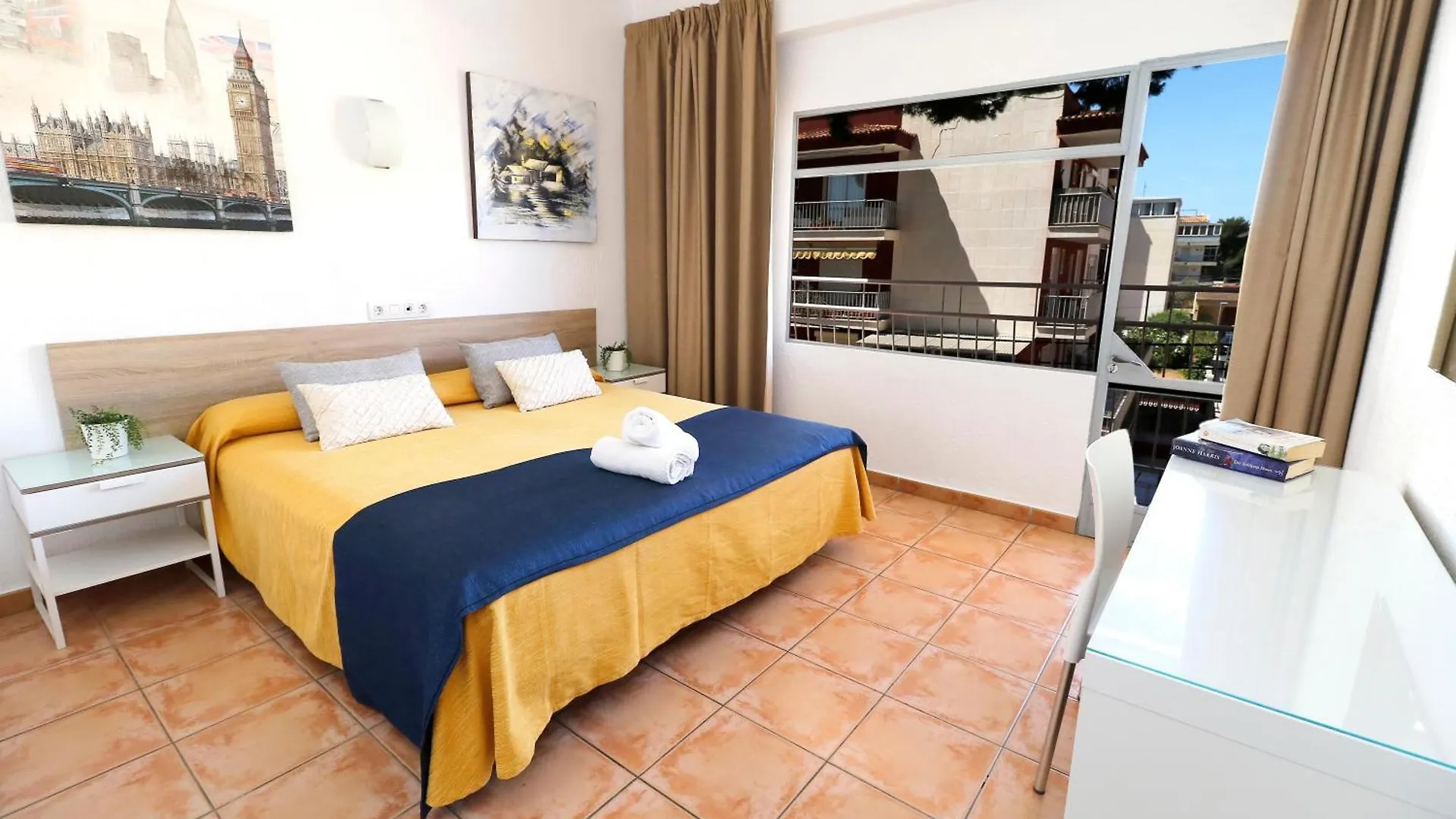 Hostel HR Gil Palmanova Spanien